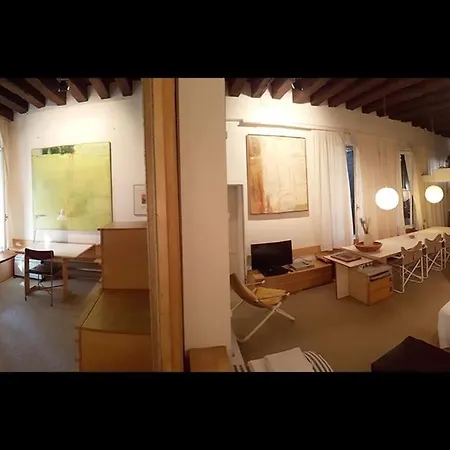 Open Space A Fra Architettura E Pittura, Fra Moderno E Antico Velence